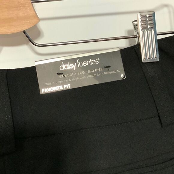 Daisy Fuentes Straight Leg Mid Rise Favorite Fit - Picture 5 of 8